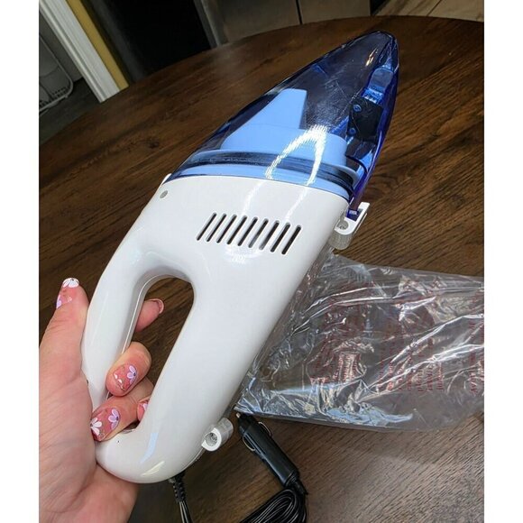 Smart Gear 12-Volt DC Auto Vac With Powerful Suction & Crevice Tool - Picture 10 of 13